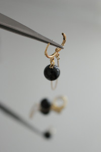 Boucles d'oreilles - Dormeuses + Pierre d'Onyx + Chaîne Plaqué Or BAM